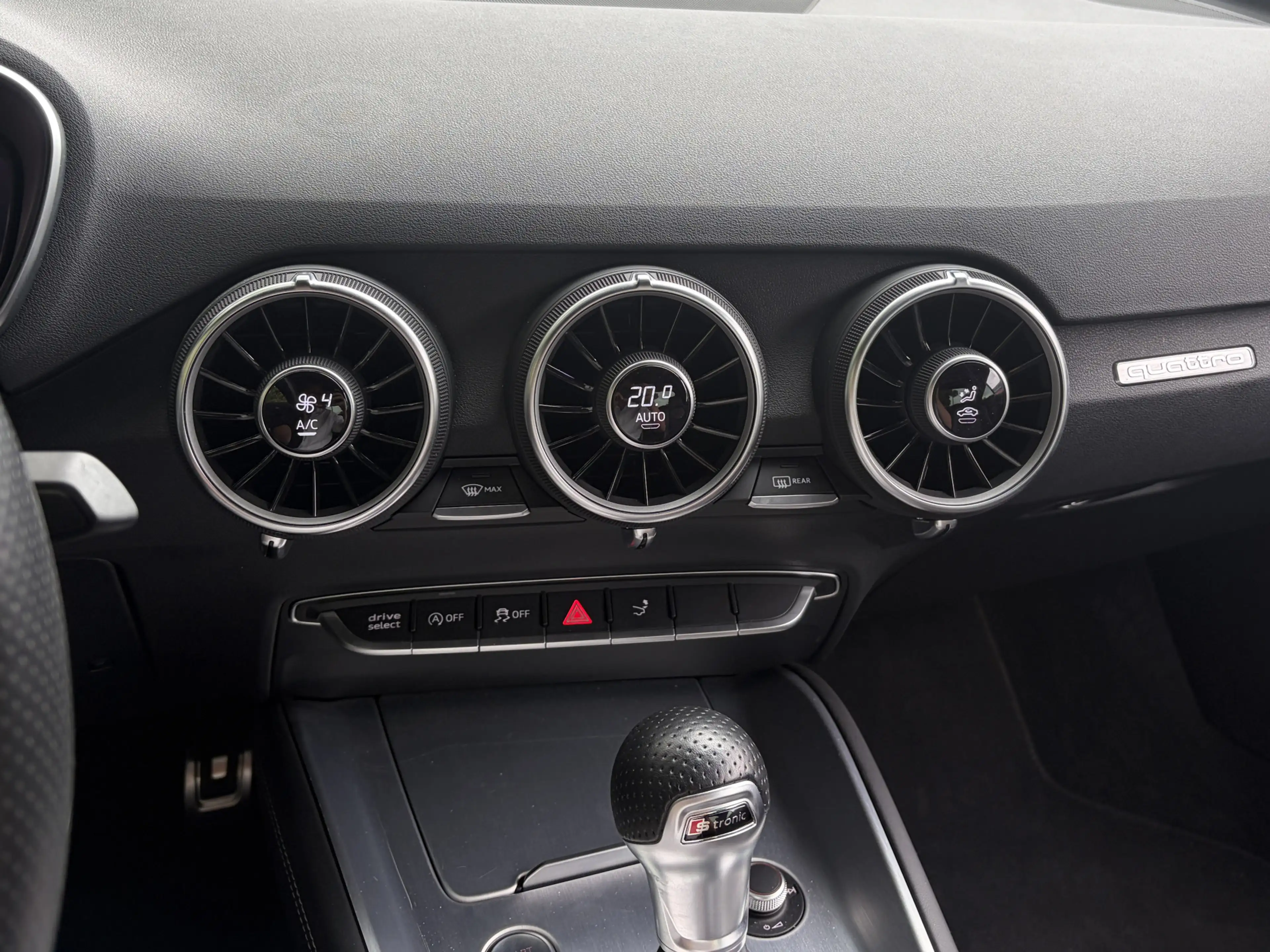 Audi TT 2.0 TFSI quattro Pro Line + — photo 40