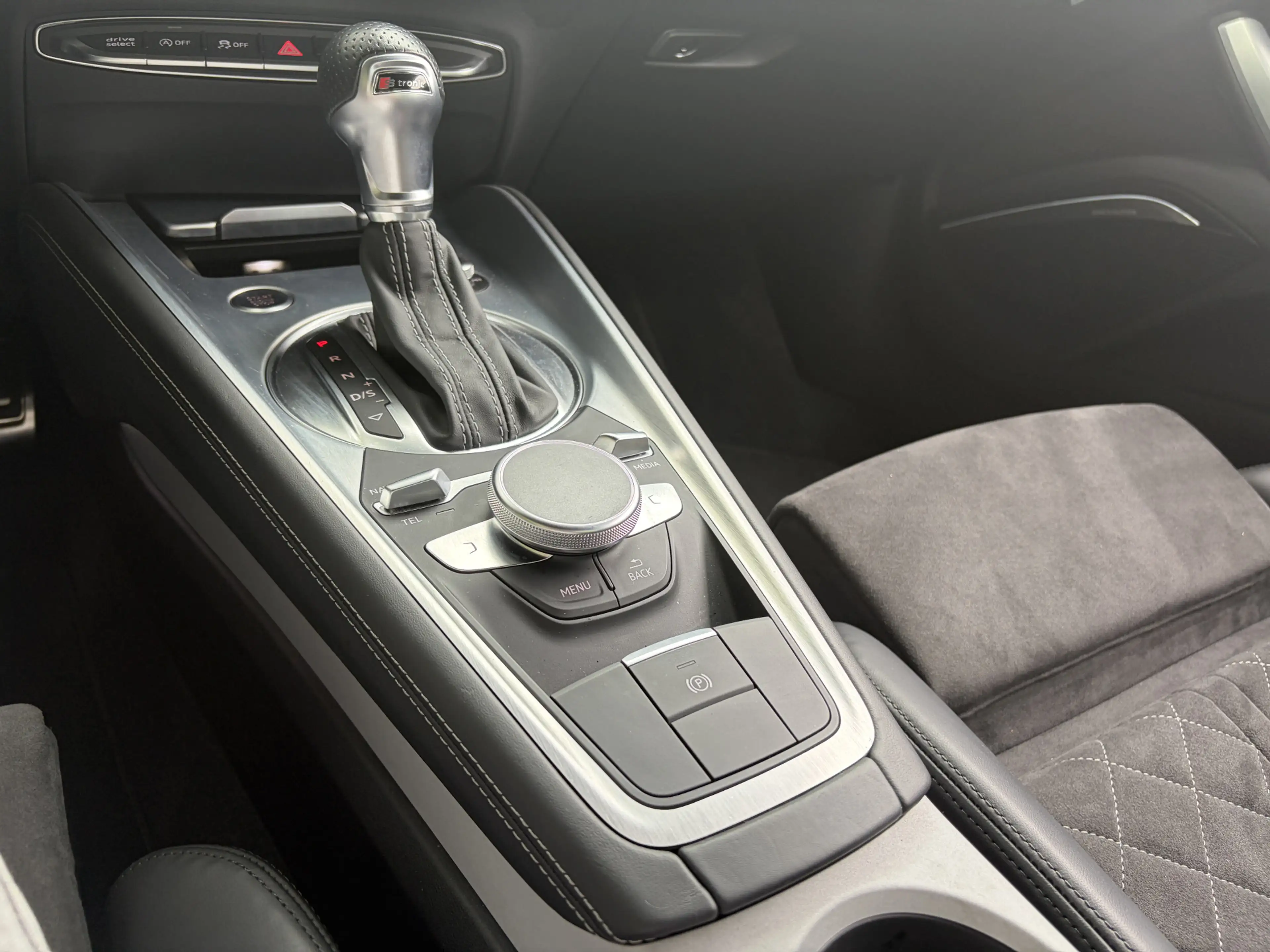 Audi TT 2.0 TFSI quattro Pro Line + — photo 41