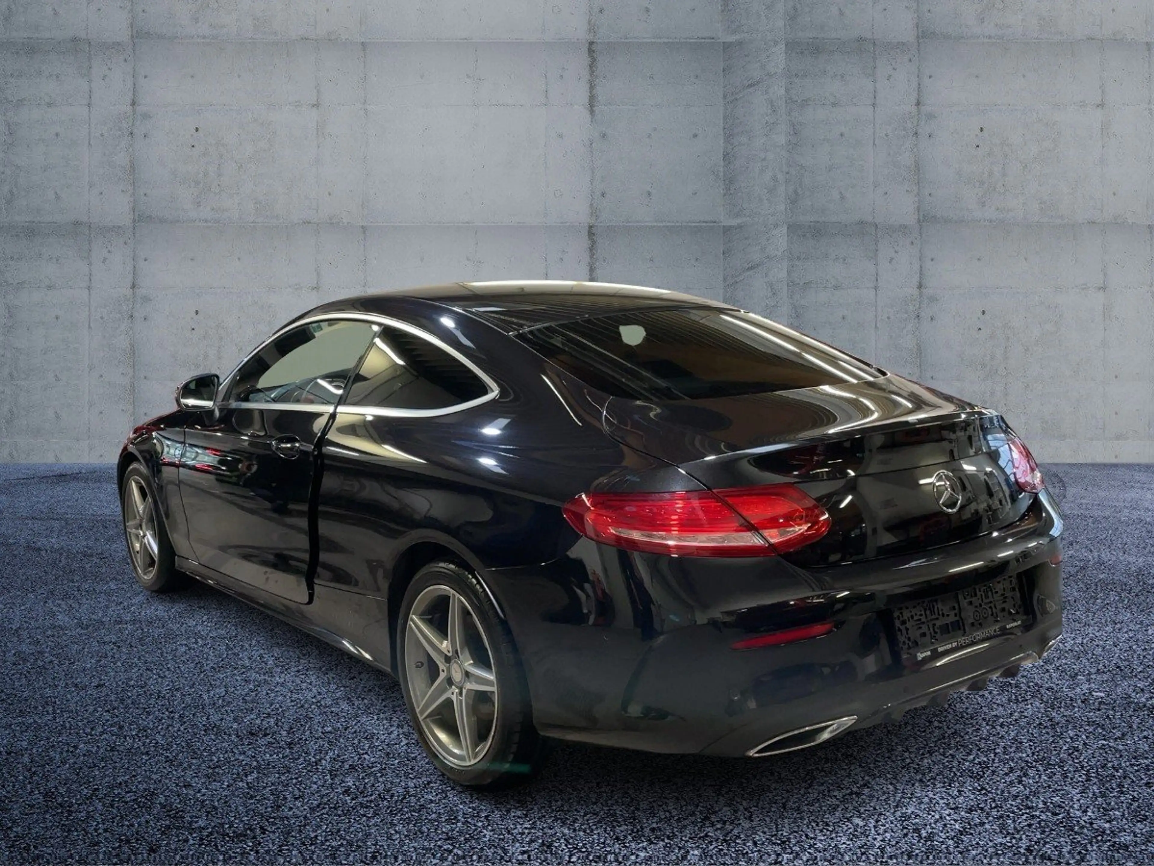 Mercedes-Benz C 250 d Coupé AMG Line SpurW PDC SHZ Ambi Sportp. — photo 4