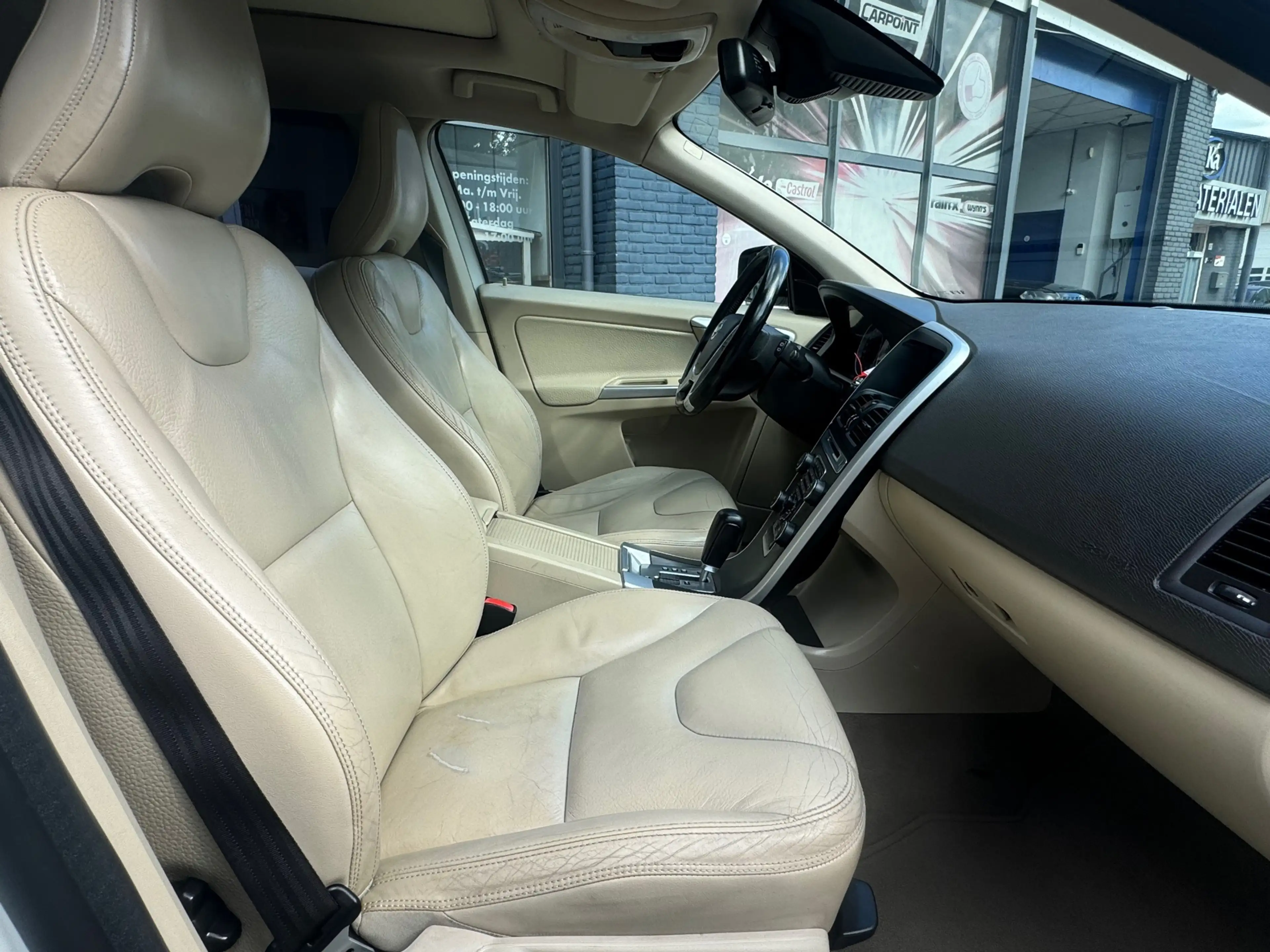 Volvo XC60 2.0T Kinetic | Clima | Cruise | Navi | Pano | Auto — photo 10
