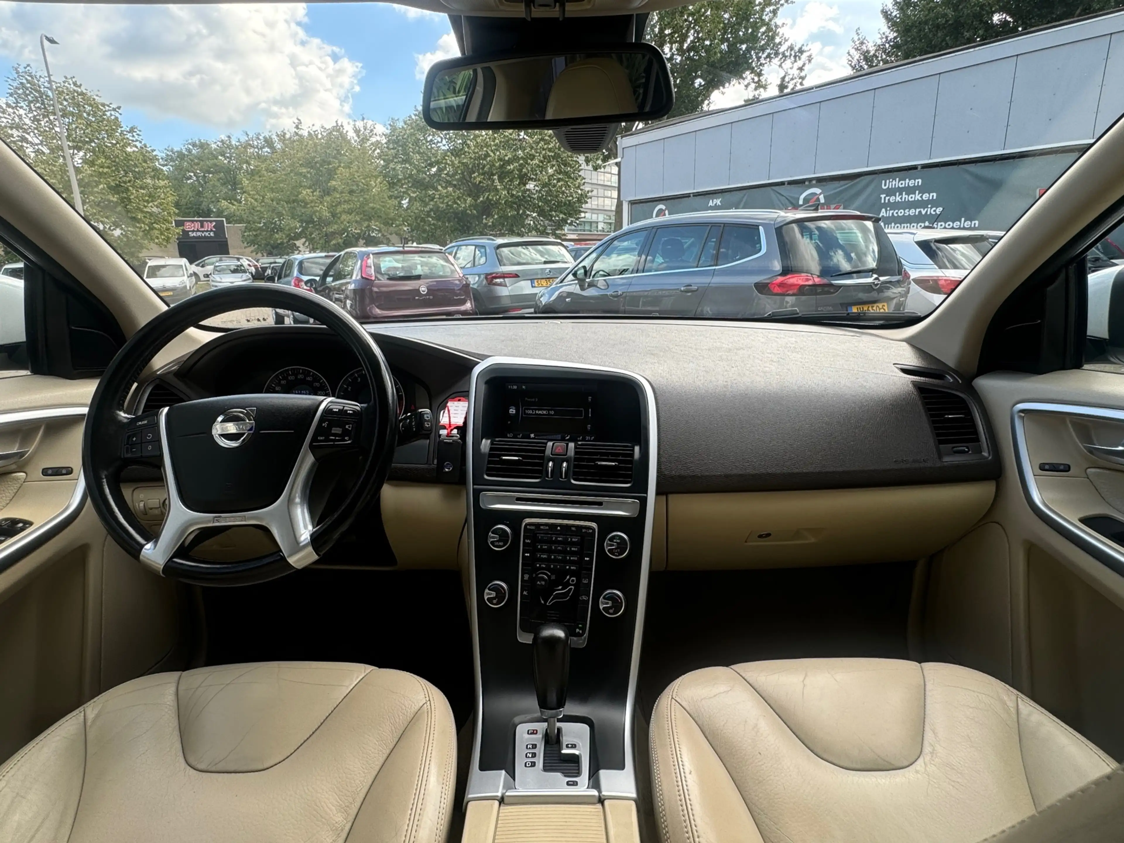 Volvo XC60 2.0T Kinetic | Clima | Cruise | Navi | Pano | Auto — photo 13