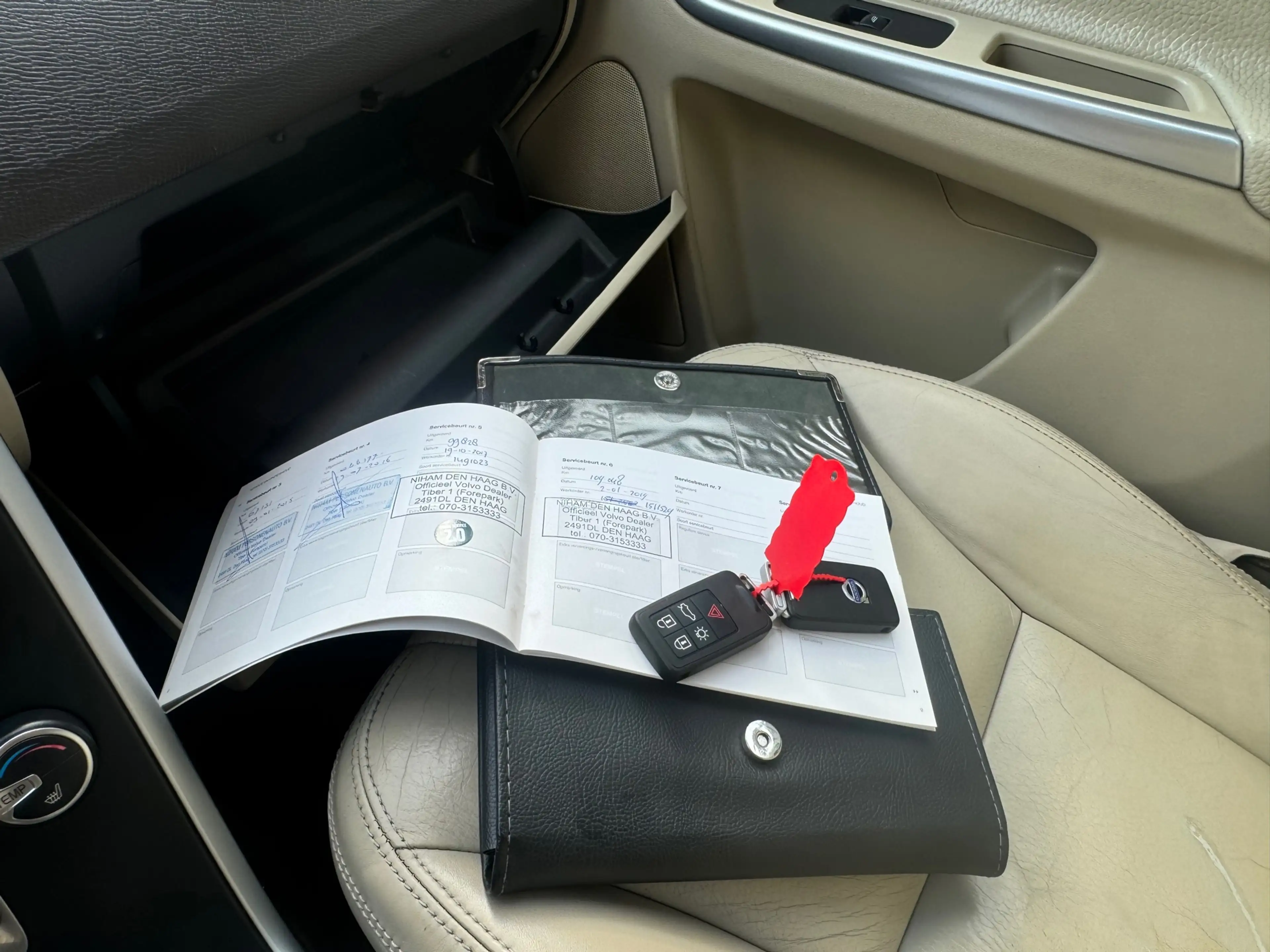 Volvo XC60 2.0T Kinetic | Clima | Cruise | Navi | Pano | Auto — photo 21