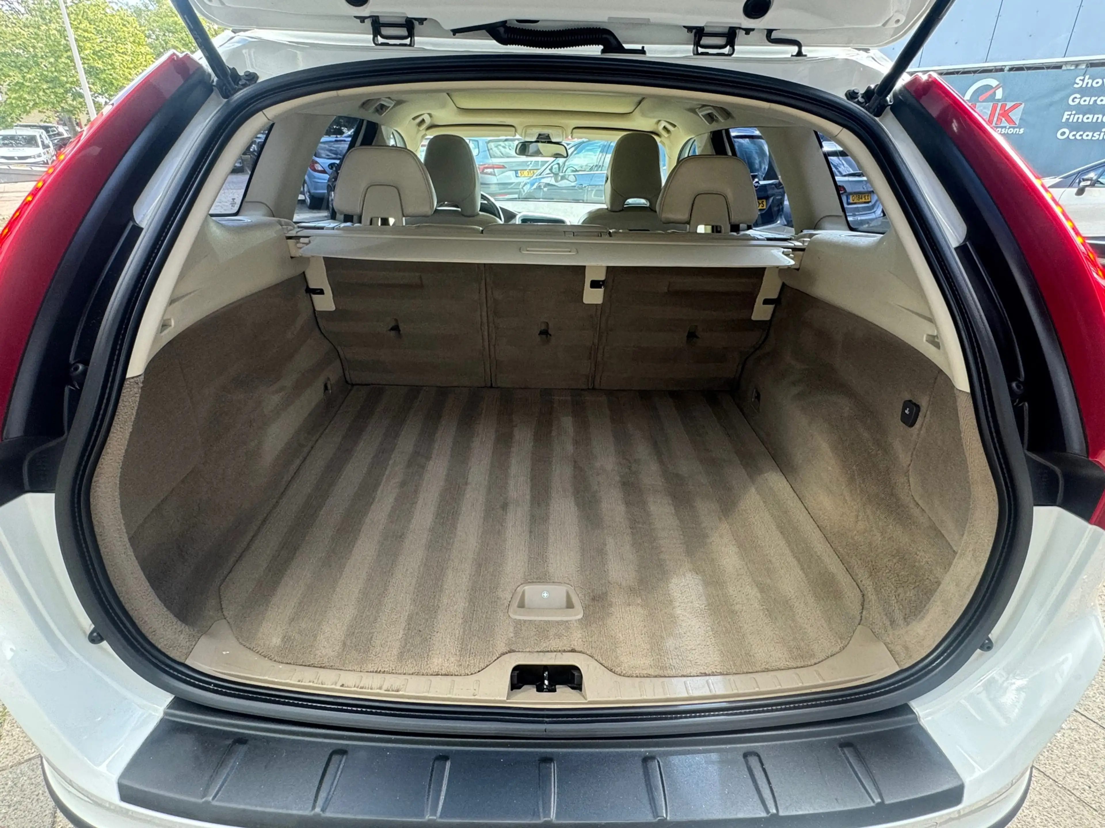Volvo XC60 2.0T Kinetic | Clima | Cruise | Navi | Pano | Auto — photo 12