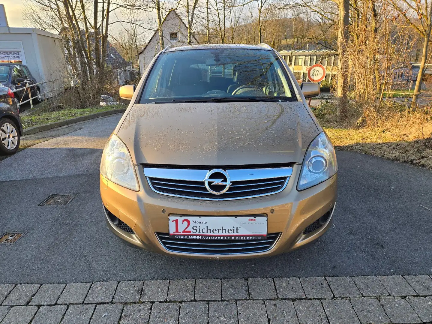 Opel Zafira B Family Plus 7-Sitzer Xenon Sitzheizung Barna - 2