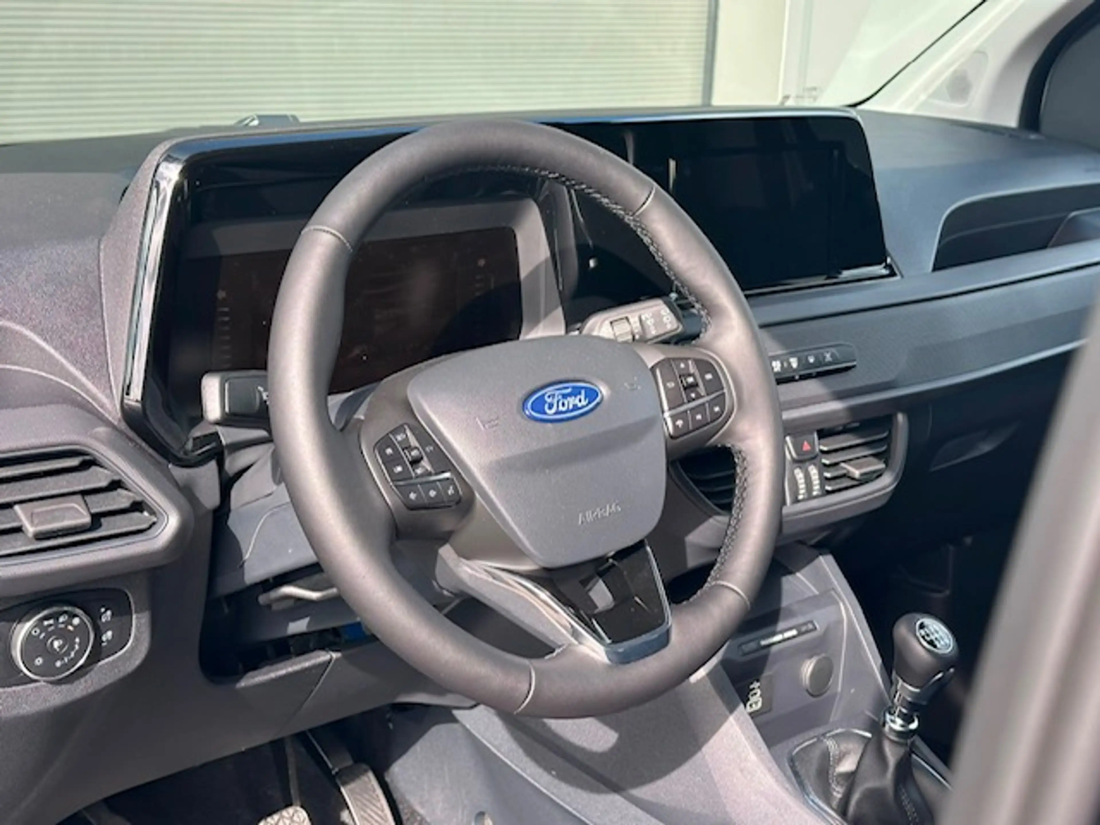 Ford Tourneo Courier cruise controle/parkeersensoren/airco/apple carplay — photo 5