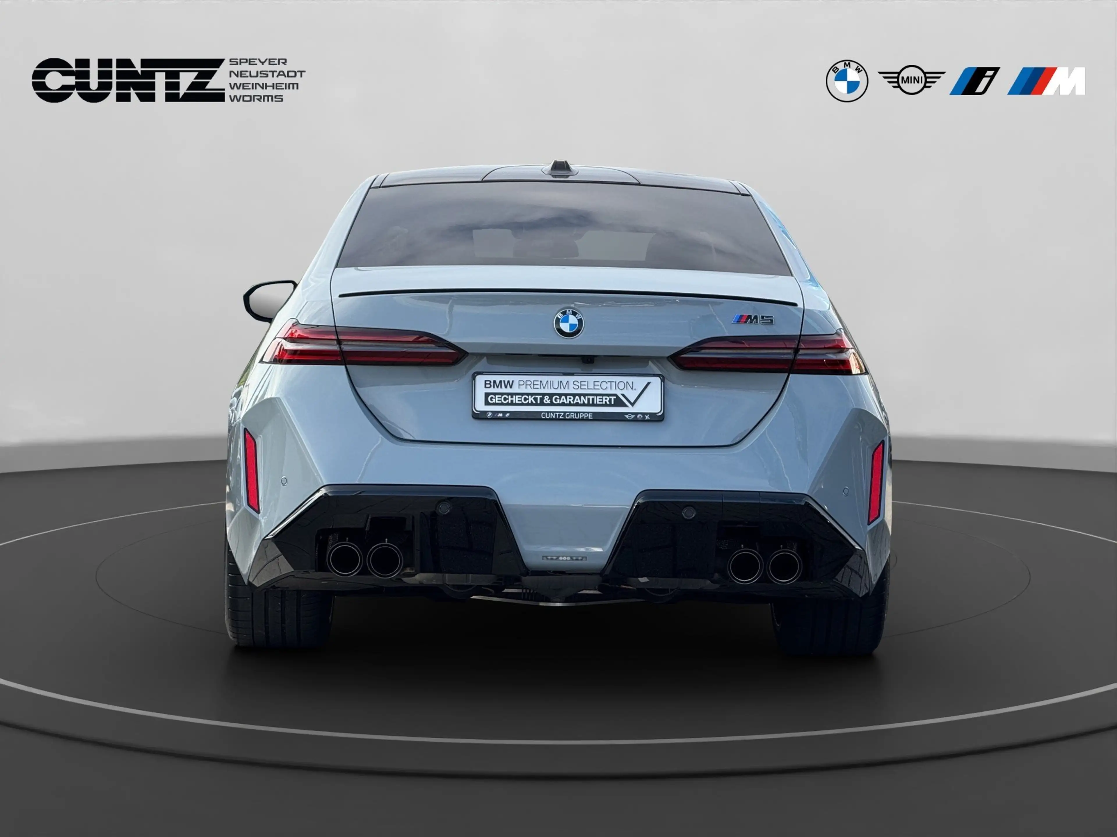 BMW M5 Limousine Panorama Drive+Parkassist B/W HiFi Anhän — photo 7