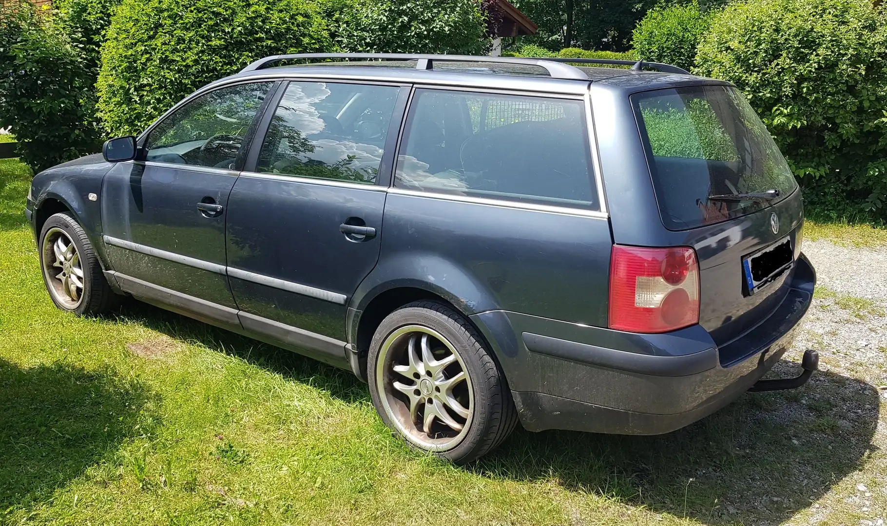 Volkswagen Passat Variant Passat Variant 1.9 TDI crna - 2
