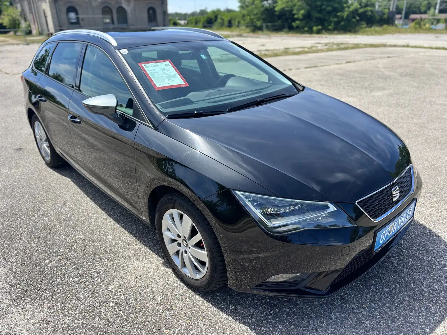 SEAT Leon ST Executive 1,6 TDI CR Start-Stopp DSG Noir - 2