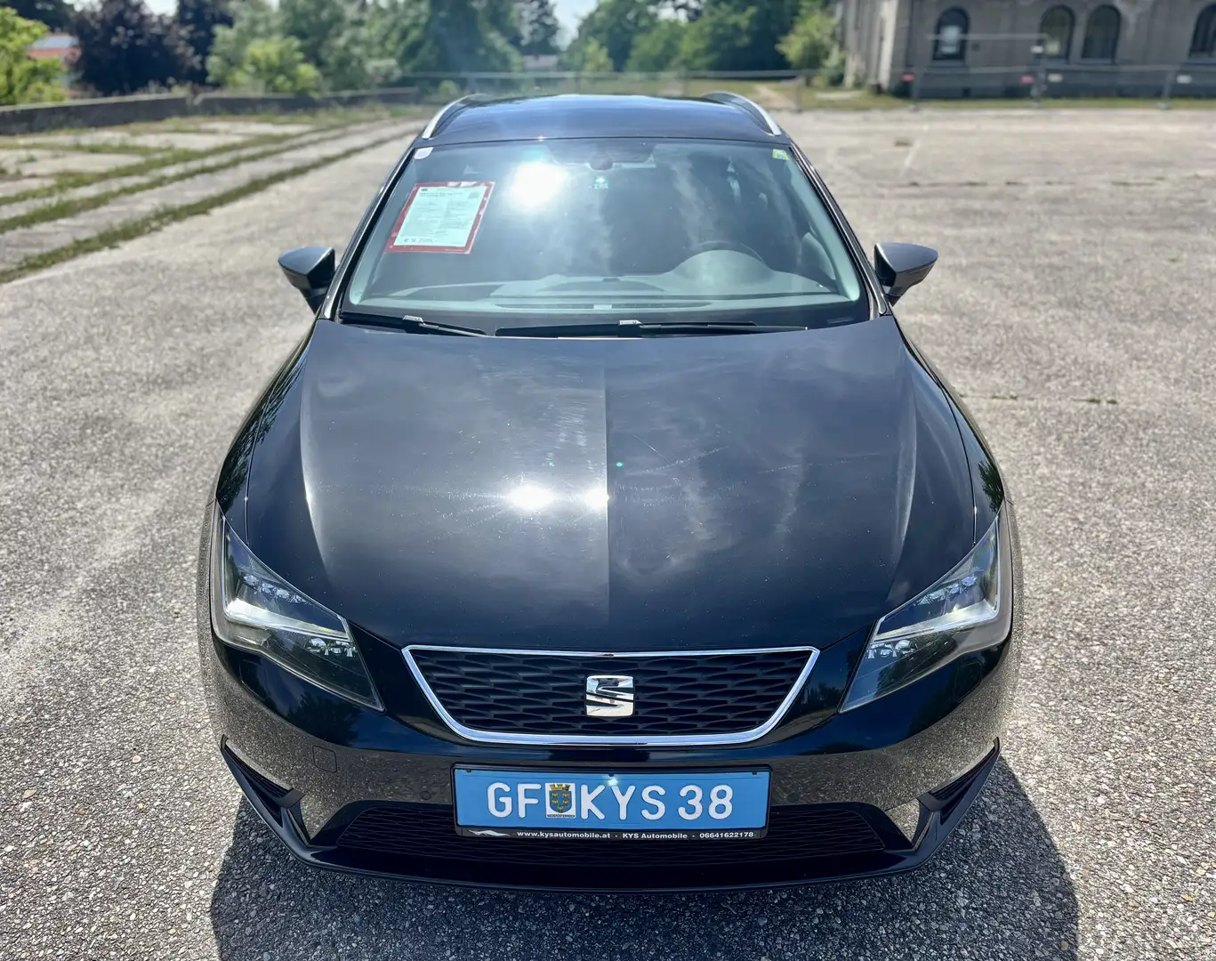 SEAT Leon ST Executive 1,6 TDI CR Start-Stopp DSG Noir - 1