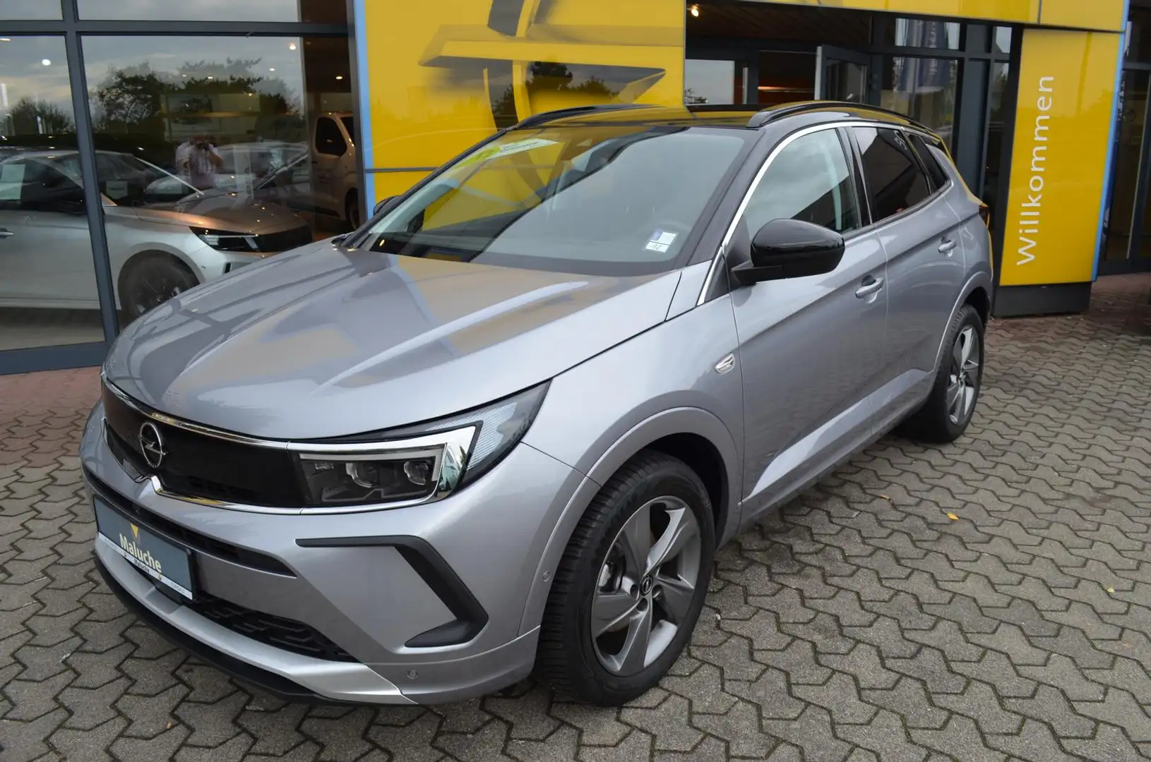 Opel Grandland Ultimate Automatik/Inteli Lux/ Navi Grijs - 1