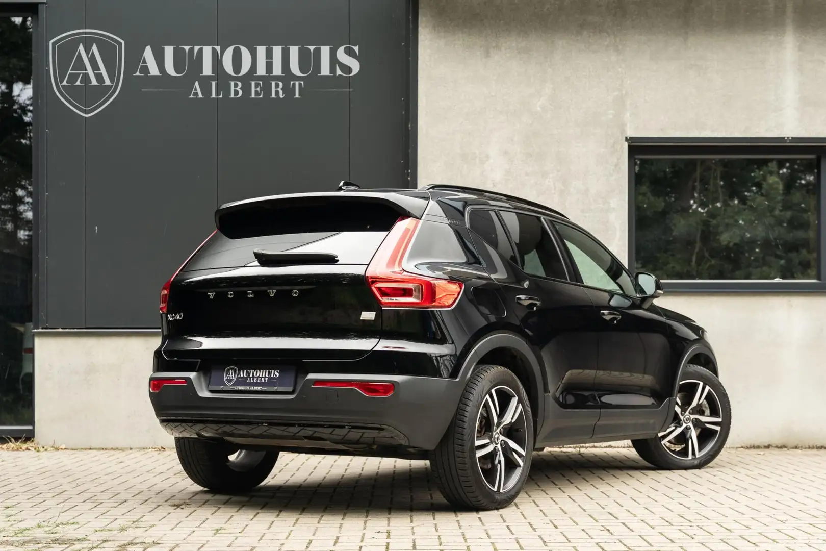 Volvo XC40 1.5 T5 Recharge R-Design Pano H&K Keyless Alcantar Zwart - 2