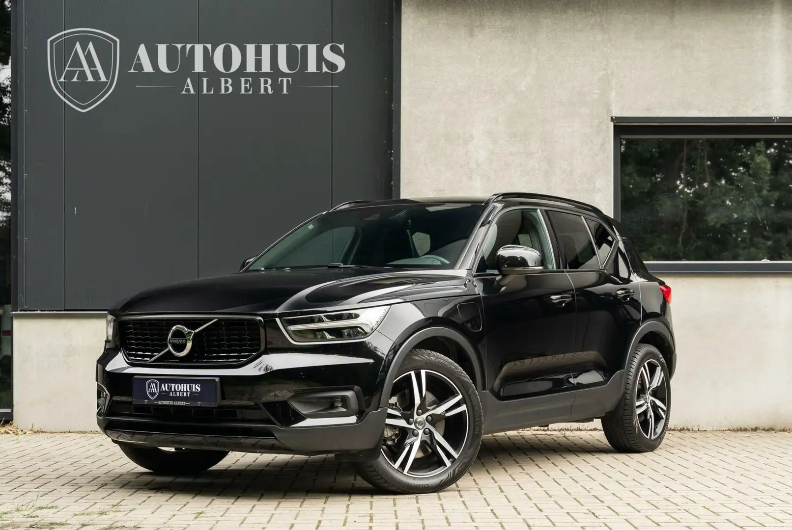 Volvo XC40 1.5 T5 Recharge R-Design Pano H&K Keyless Alcantar Zwart - 1