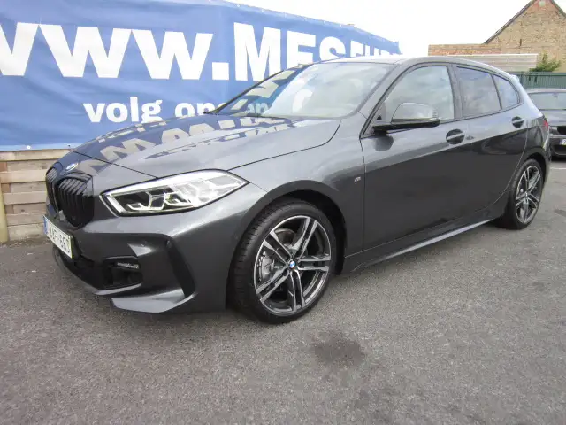 BMW 116 i M SPORTPAKKET + NAVI + CARPLAY + DAB