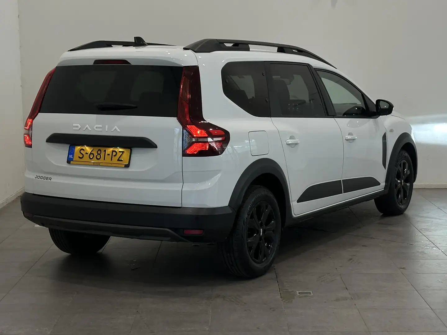 Dacia Jogger 1.0 TCe 110 Extreme 7p. | 7-persoons | Navigatie | Wit - 2