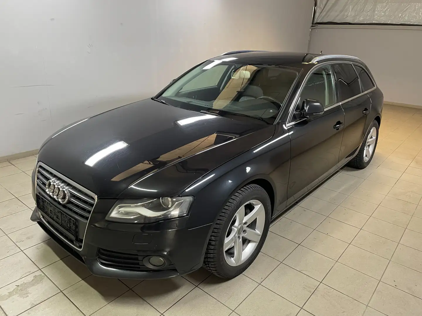 Audi A4 Ambiente quattro Schwarz - 1