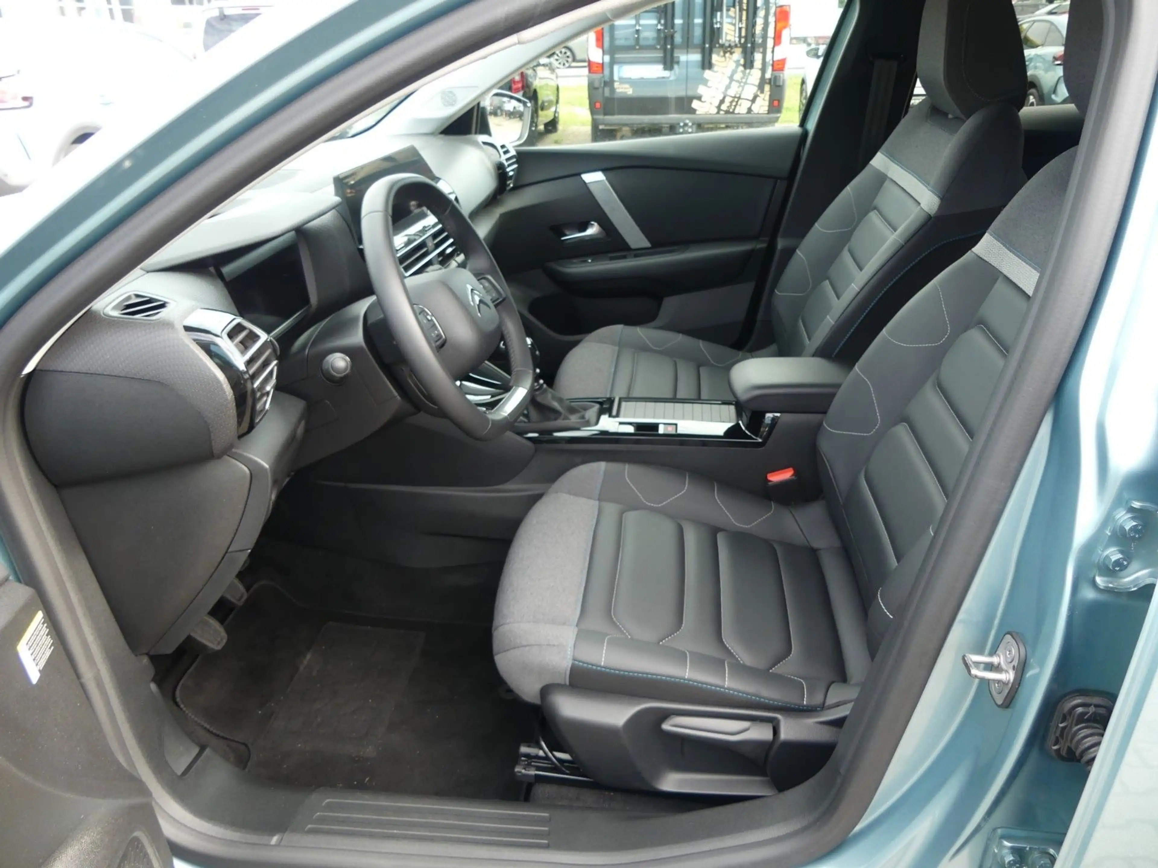 Citroen C4 PureTech 130 S&S EAT8 Shine — photo 11