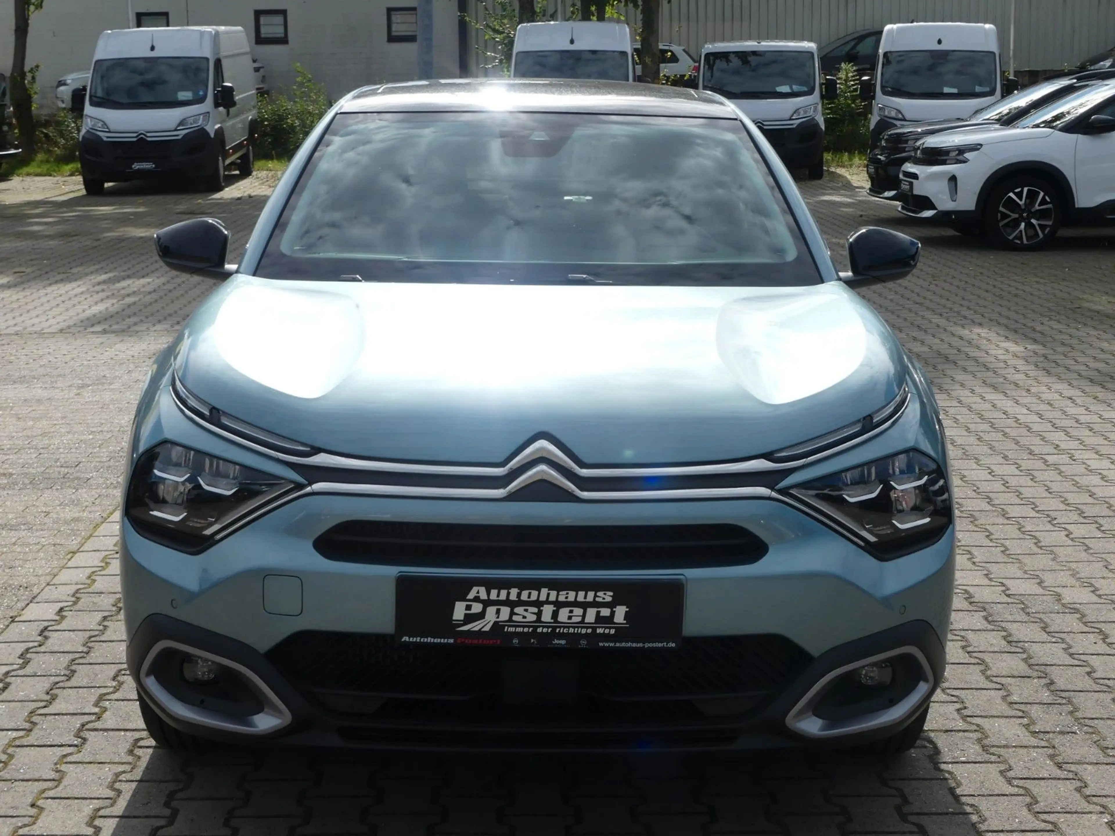 Citroen C4 PureTech 130 S&S EAT8 Shine — photo 2
