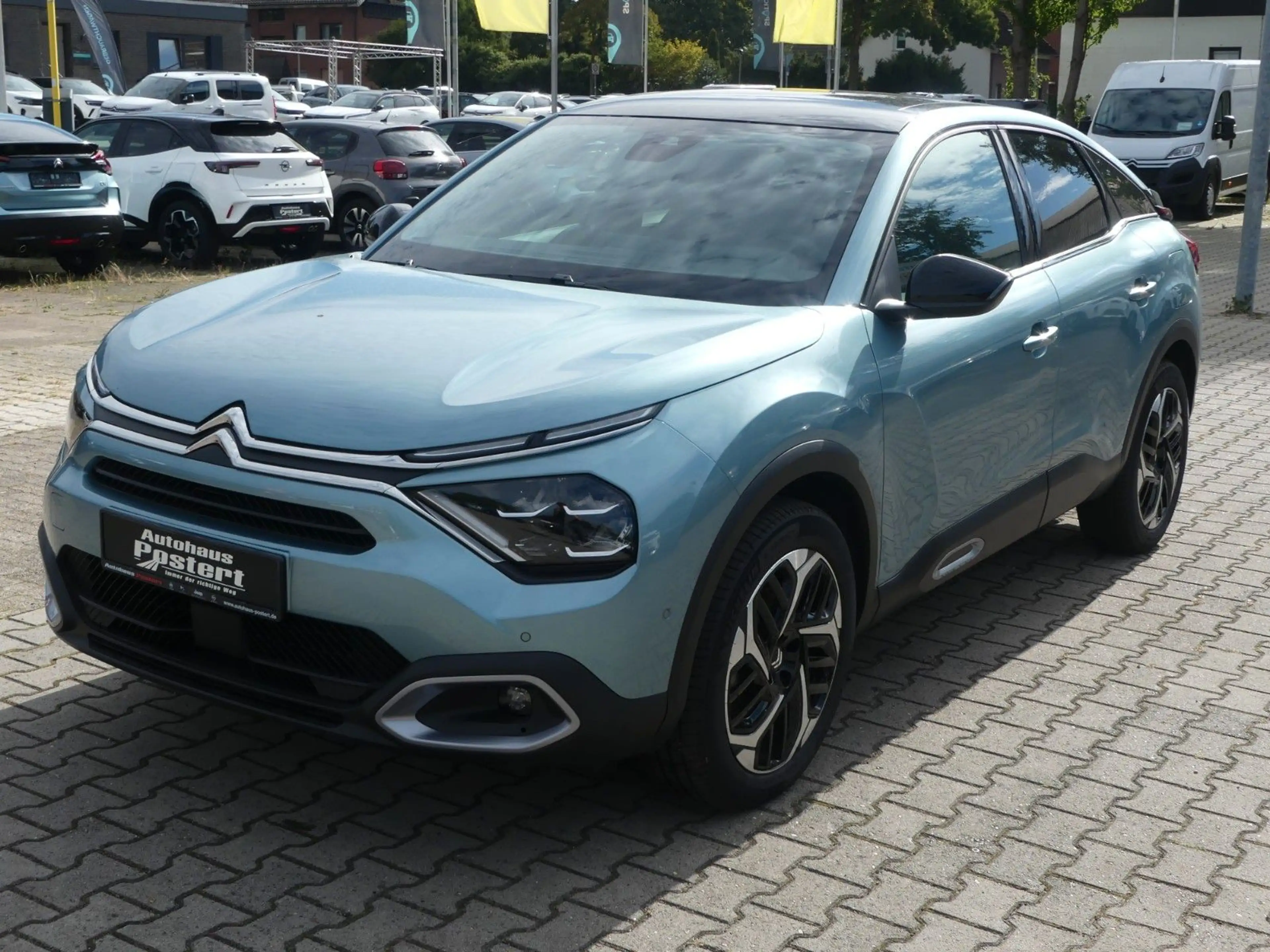 Citroen C4 PureTech 130 S&S EAT8 Shine