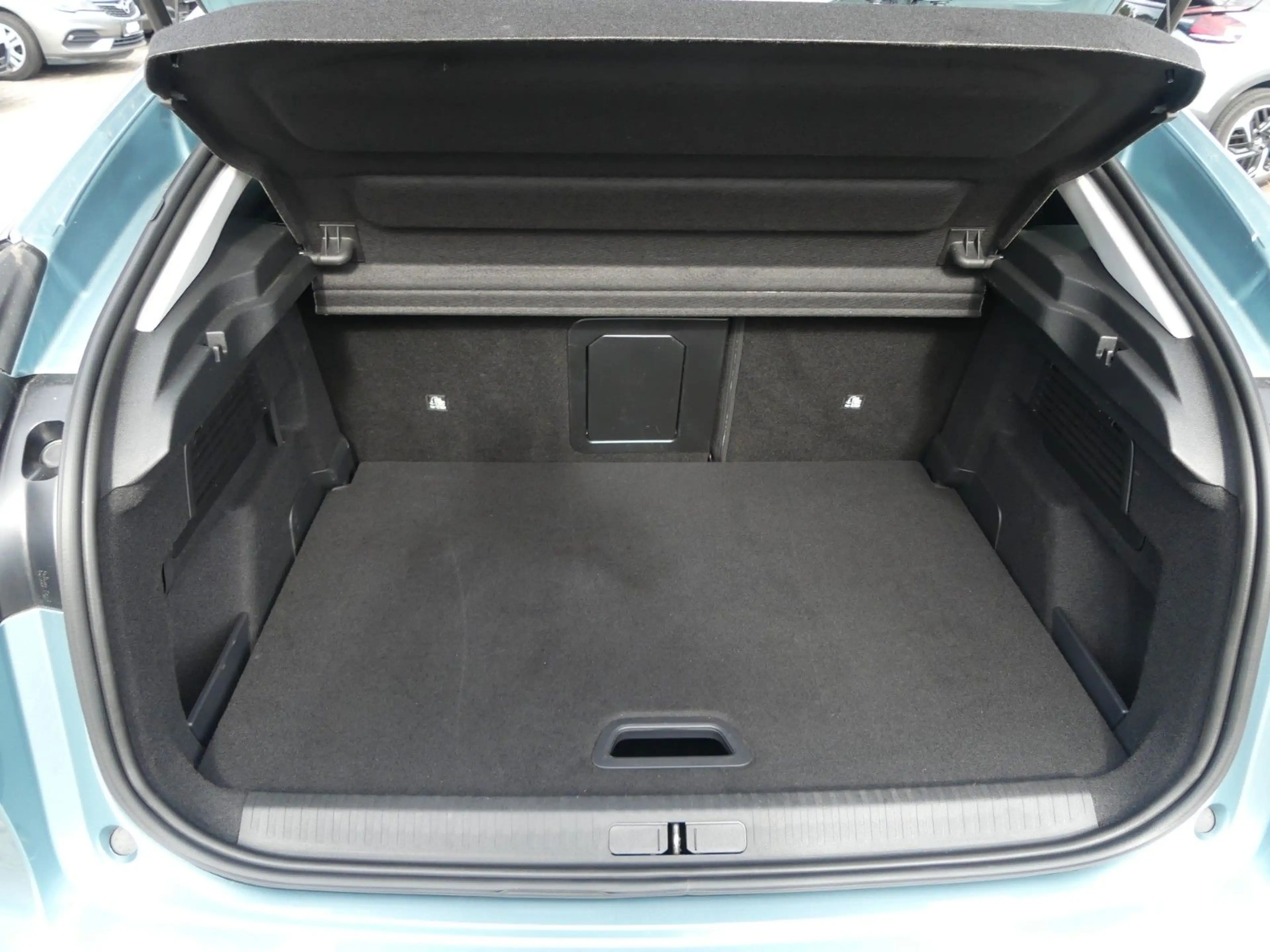Citroen C4 PureTech 130 S&S EAT8 Shine — photo 9