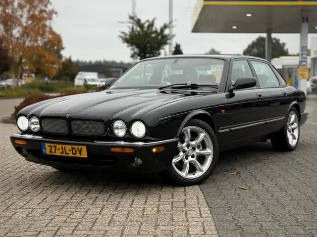 Jaguar XJR 4.0 SUPERCHARGE 363PK ZEER MOOI VEEL DOCUMENTATIE