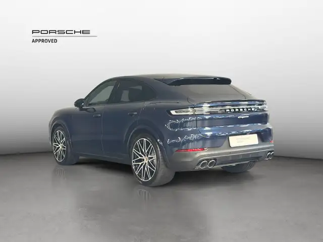 Porsche Cayenne view 3