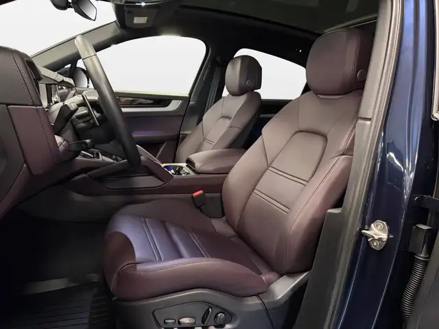 Porsche Cayenne view 14