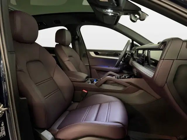 Porsche Cayenne view 13