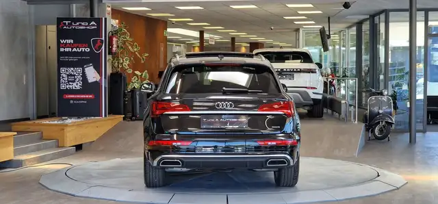 Audi Q5 view 8