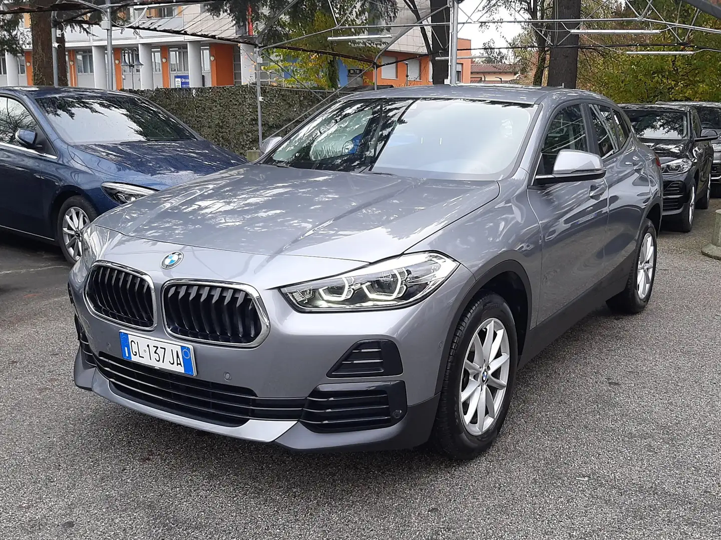 BMW X2 sdrive18d Grau - 1
