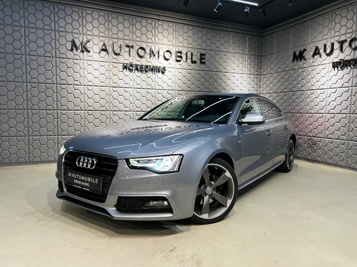 Audi A5 2.0 TDI*AMBIENTE*ISOFIX*SITZHEIZUNG*WINTERREIFEN* Grau - 1