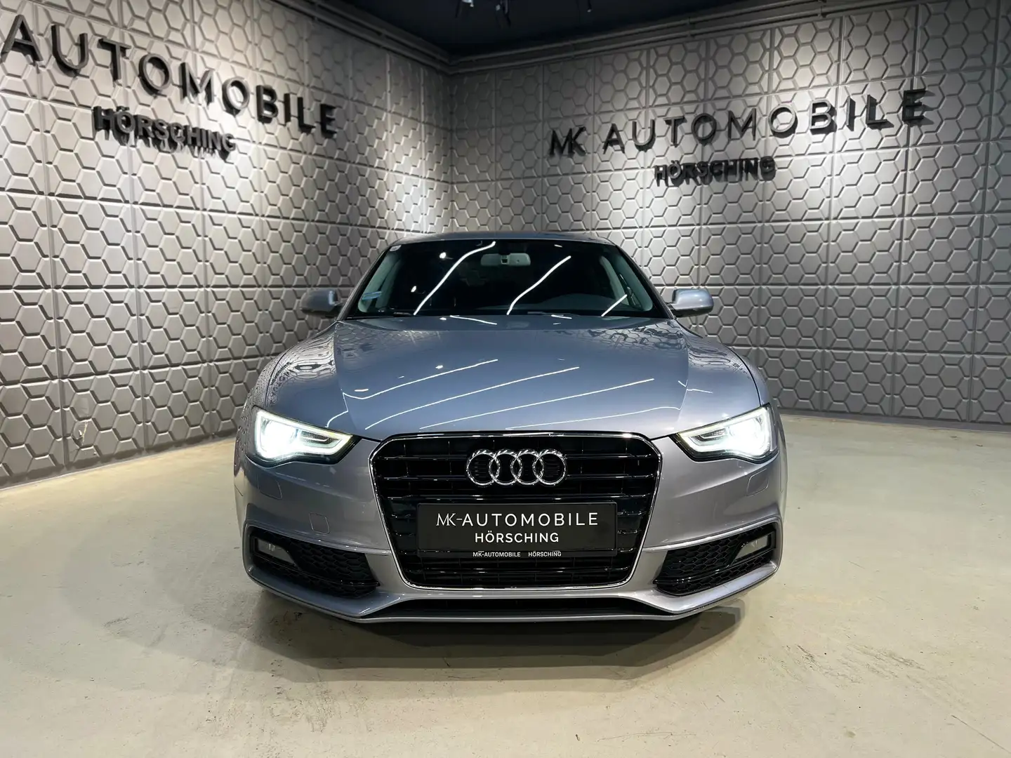 Audi A5 2.0 TDI*AMBIENTE*ISOFIX*SITZHEIZUNG*WINTERREIFEN* Grau - 2