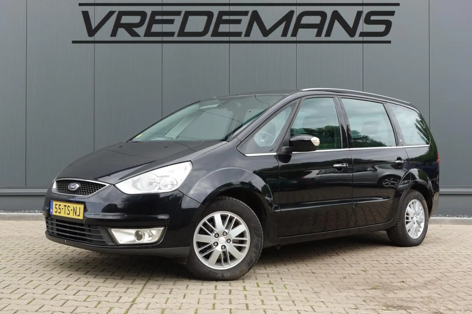 Ford Galaxy 2.0-16V Ghia 7-PERS / LEES TEKST Negro - 1