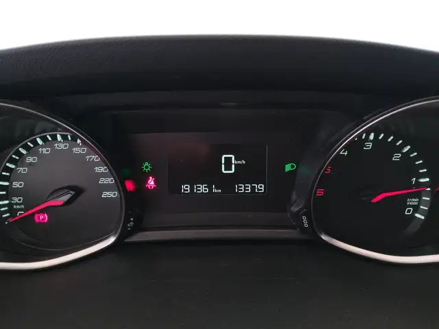 Peugeot 308 view 21