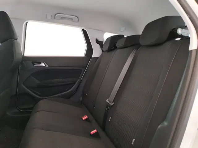 Peugeot 308 view 11