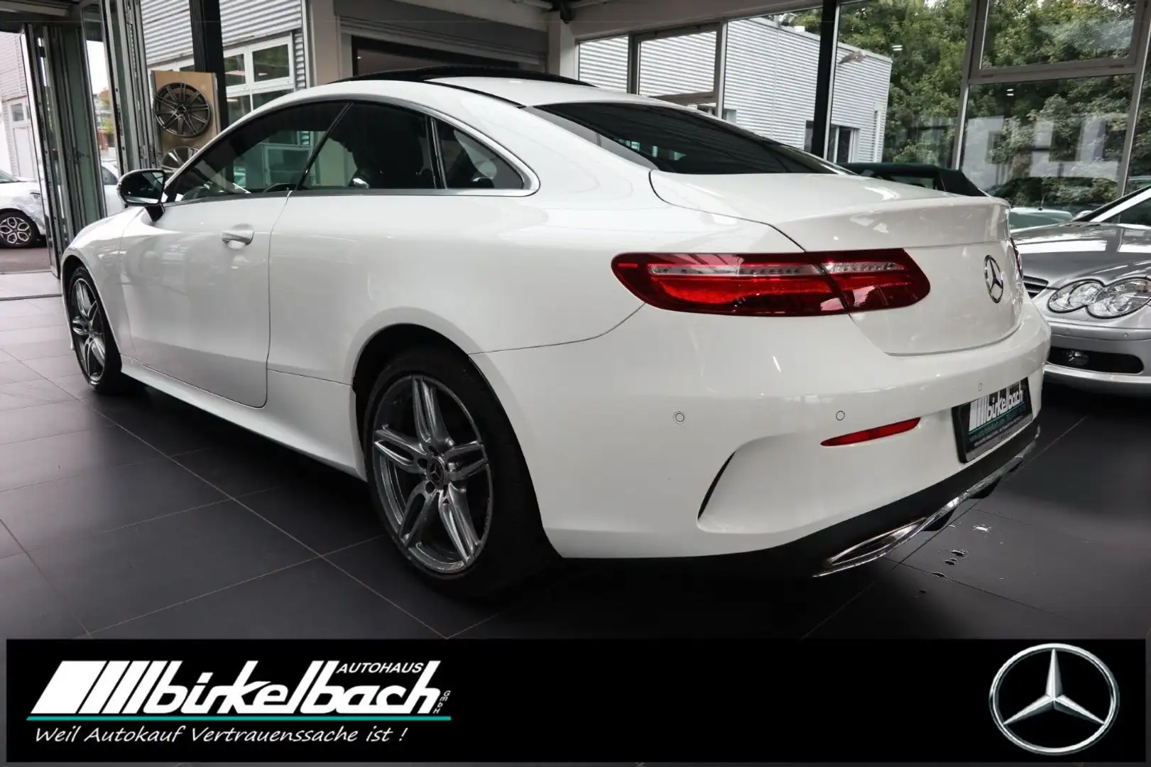 Mercedes-Benz E 300 Coupe AMG Pano Burm. Multibeam Distronic Bianco - 2