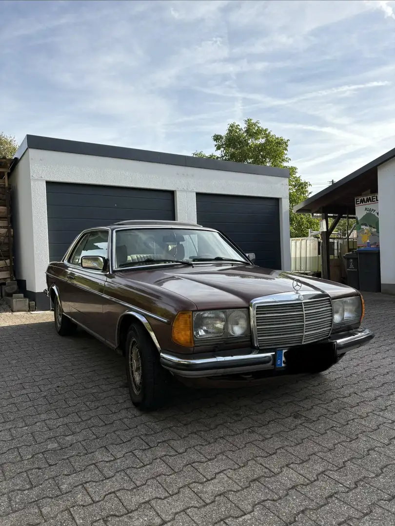 Mercedes-Benz CE 280 Braun - 2