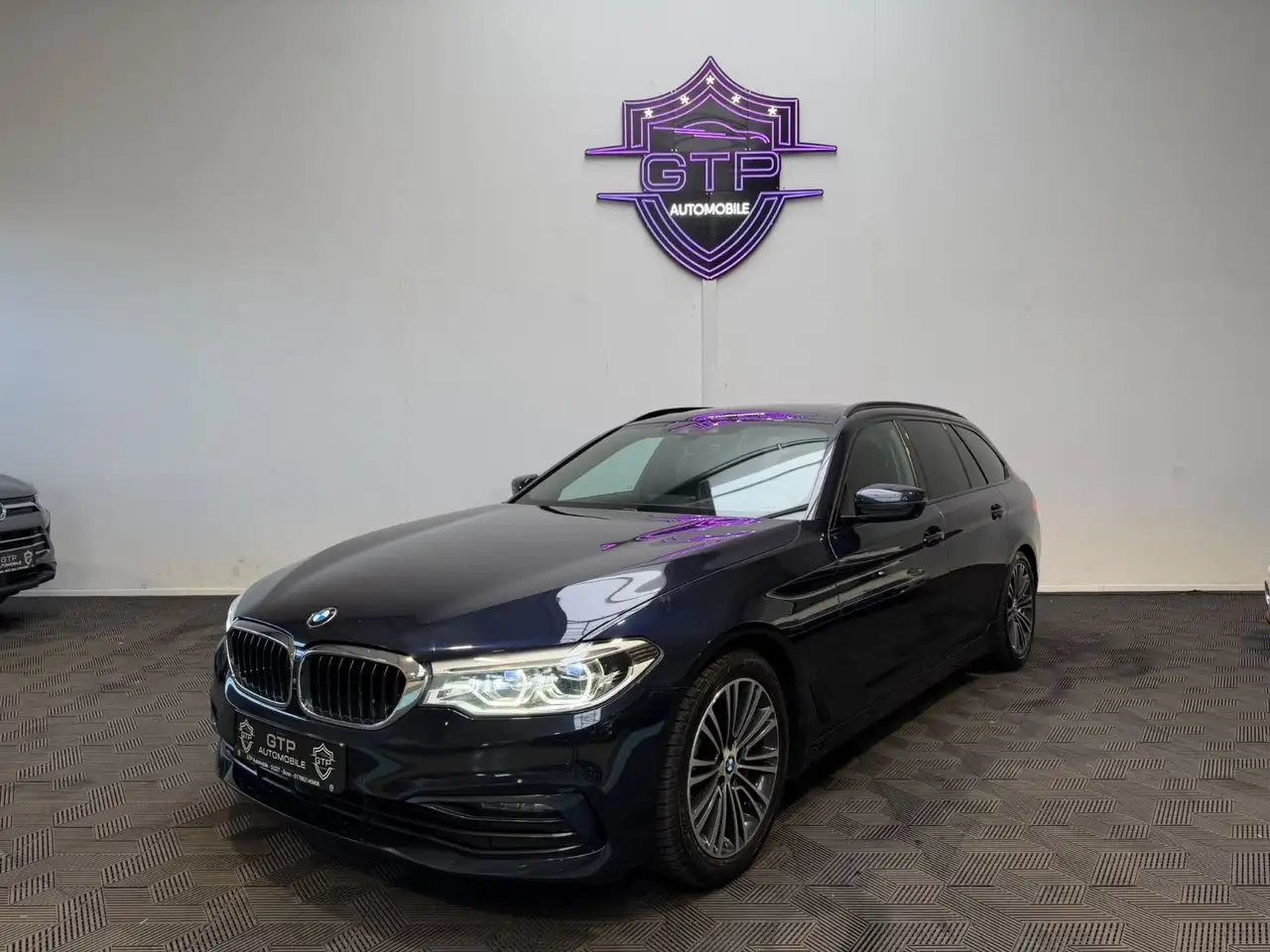BMW 525 d 5 Touring *M-Sport*Pano*H&K*HUD*360Kam* — photo 1 of 40