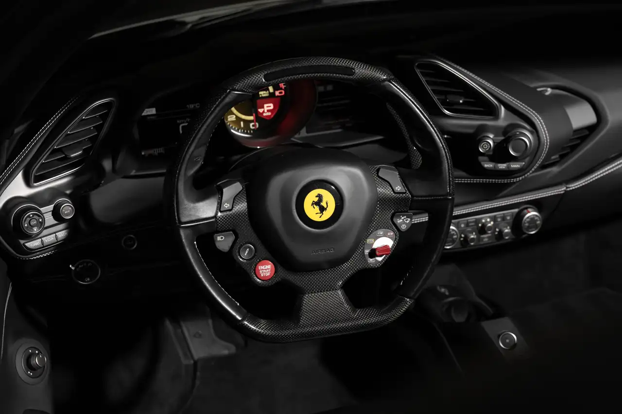 Ferrari 488 снимка Ferrari 488
