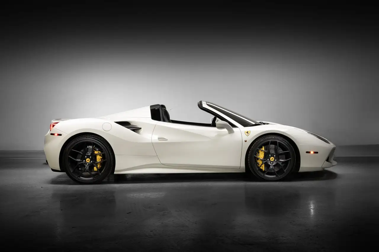 Ferrari 488 снимка Ferrari 488