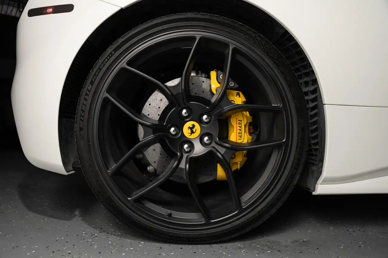 Ferrari 488 снимка Ferrari 488