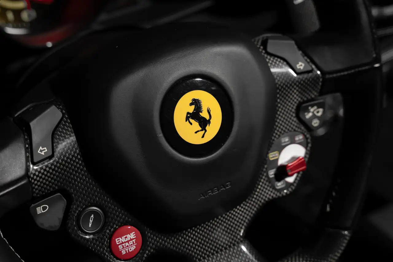 Ferrari 488 снимка Ferrari 488