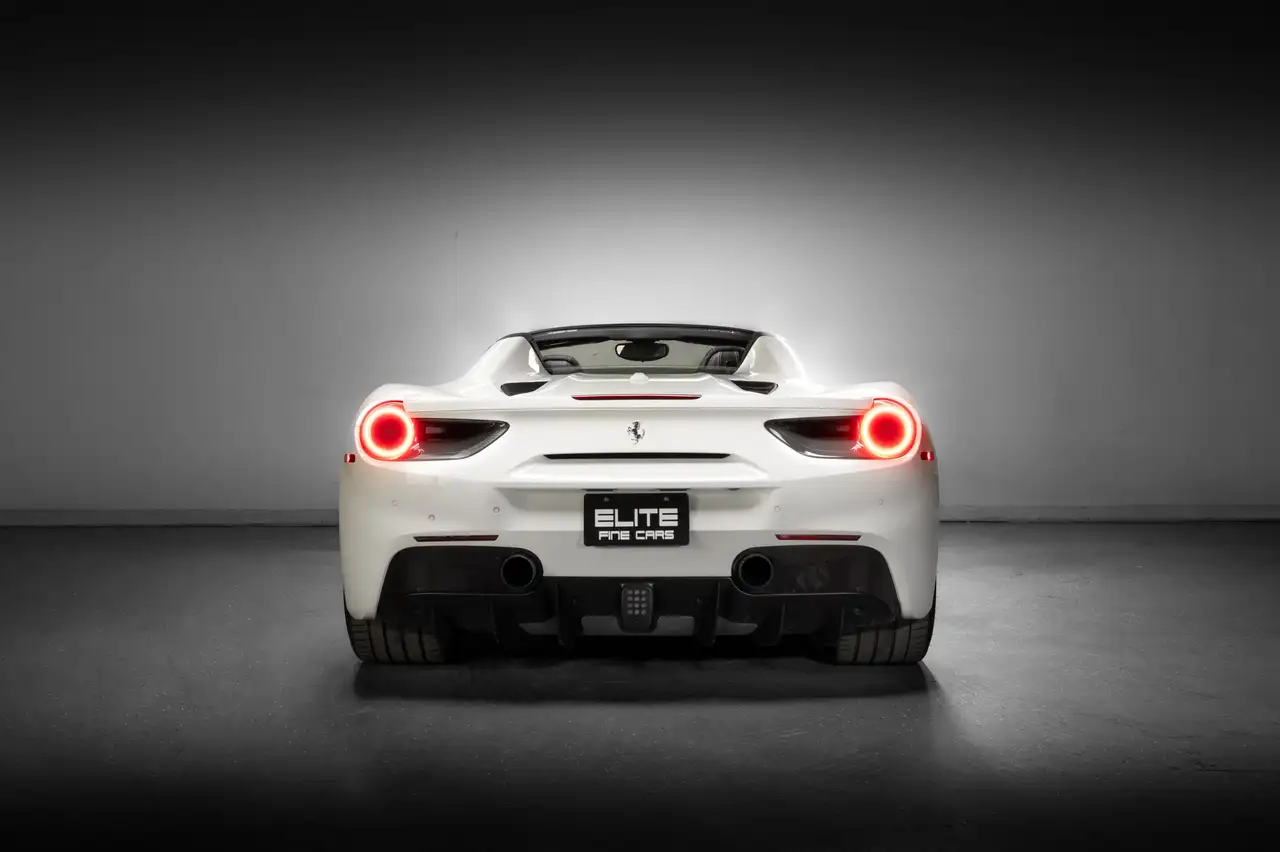 Ferrari 488 снимка Ferrari 488