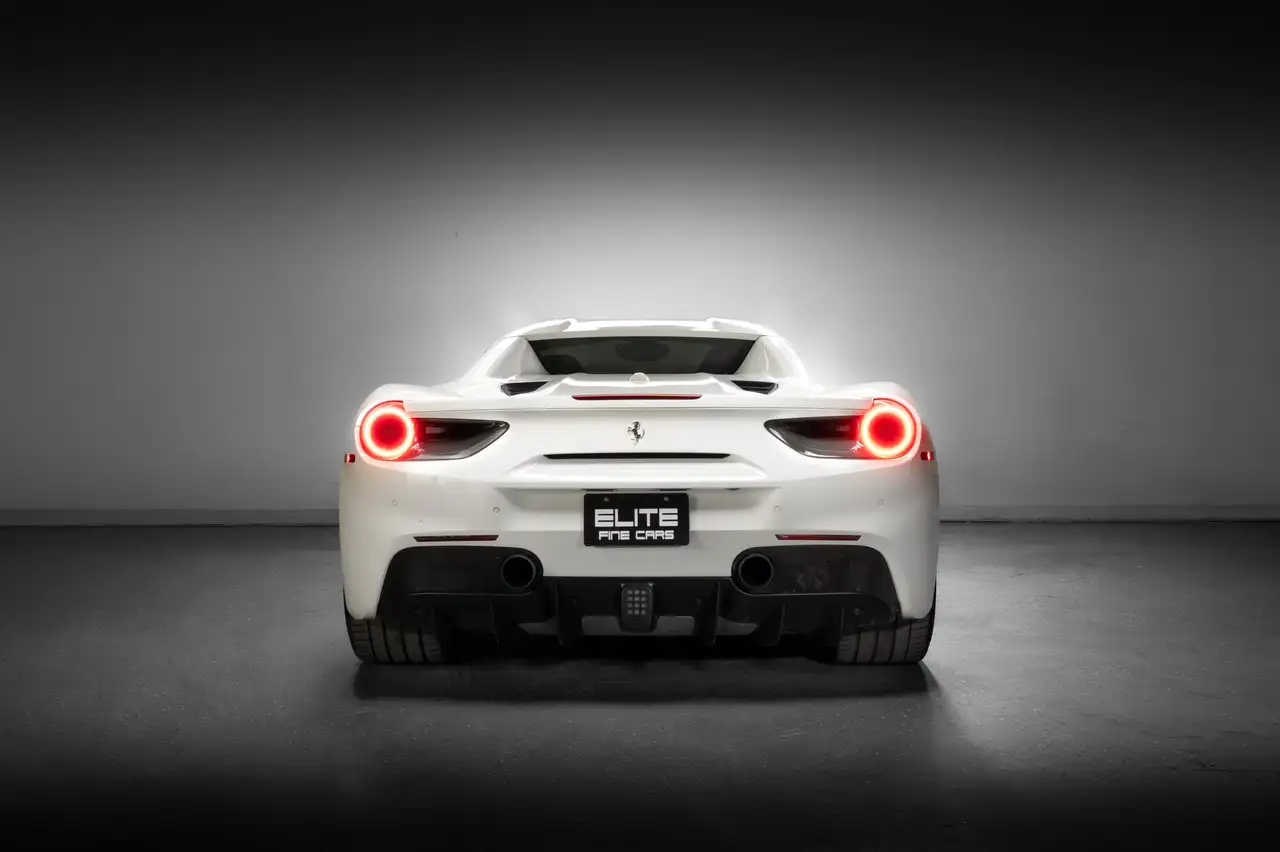 Ferrari 488 снимка Ferrari 488