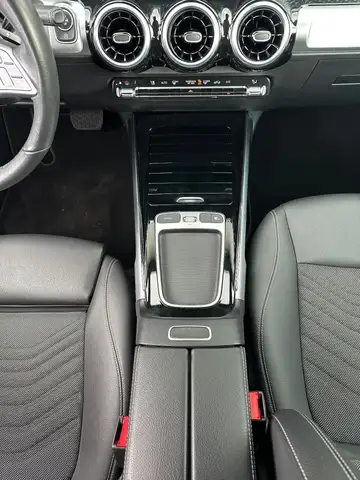 Mercedes-Benz GLB view 20
