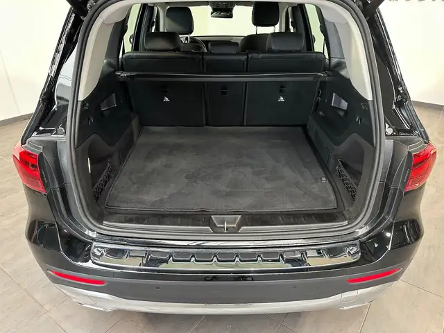 Mercedes-Benz GLB view 6