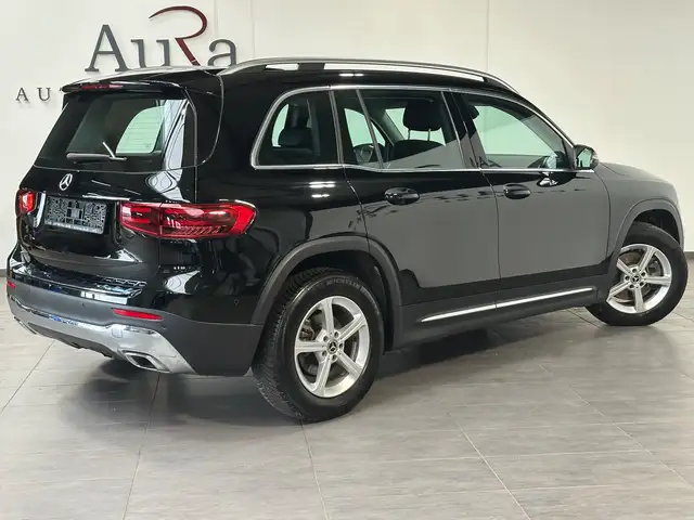Mercedes-Benz GLB view 4