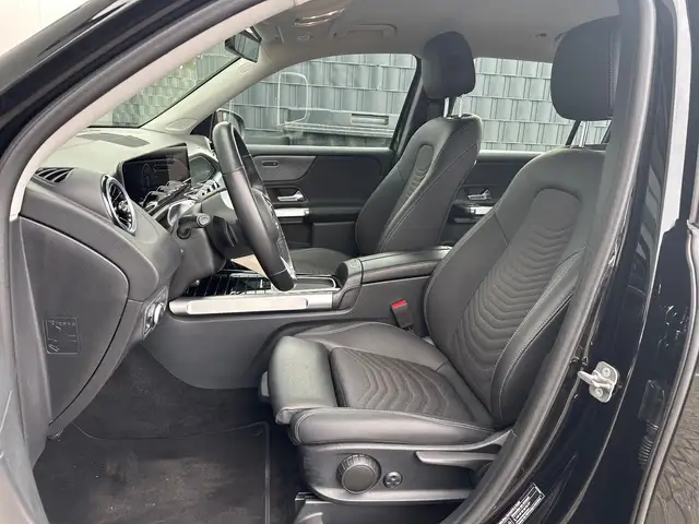 Mercedes-Benz GLB view 13