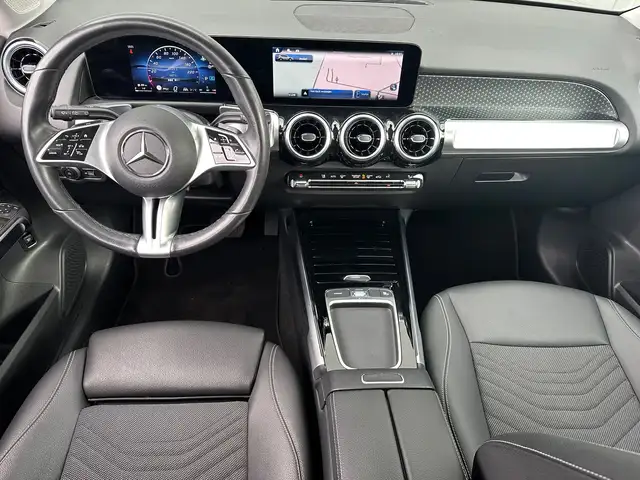 Mercedes-Benz GLB view 18