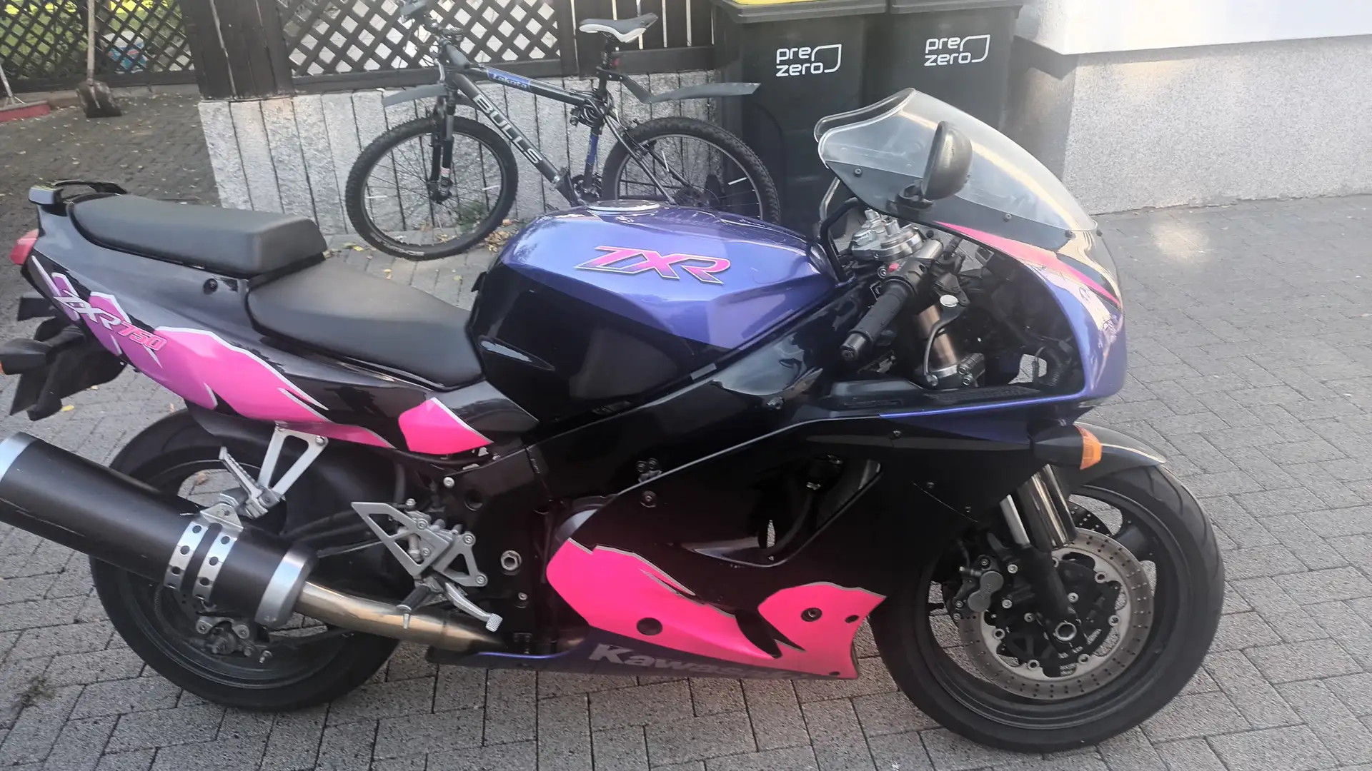 Kawasaki ZXR 750 Super Sport Černá - 2