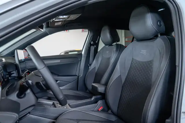 Volkswagen T-Roc view 15